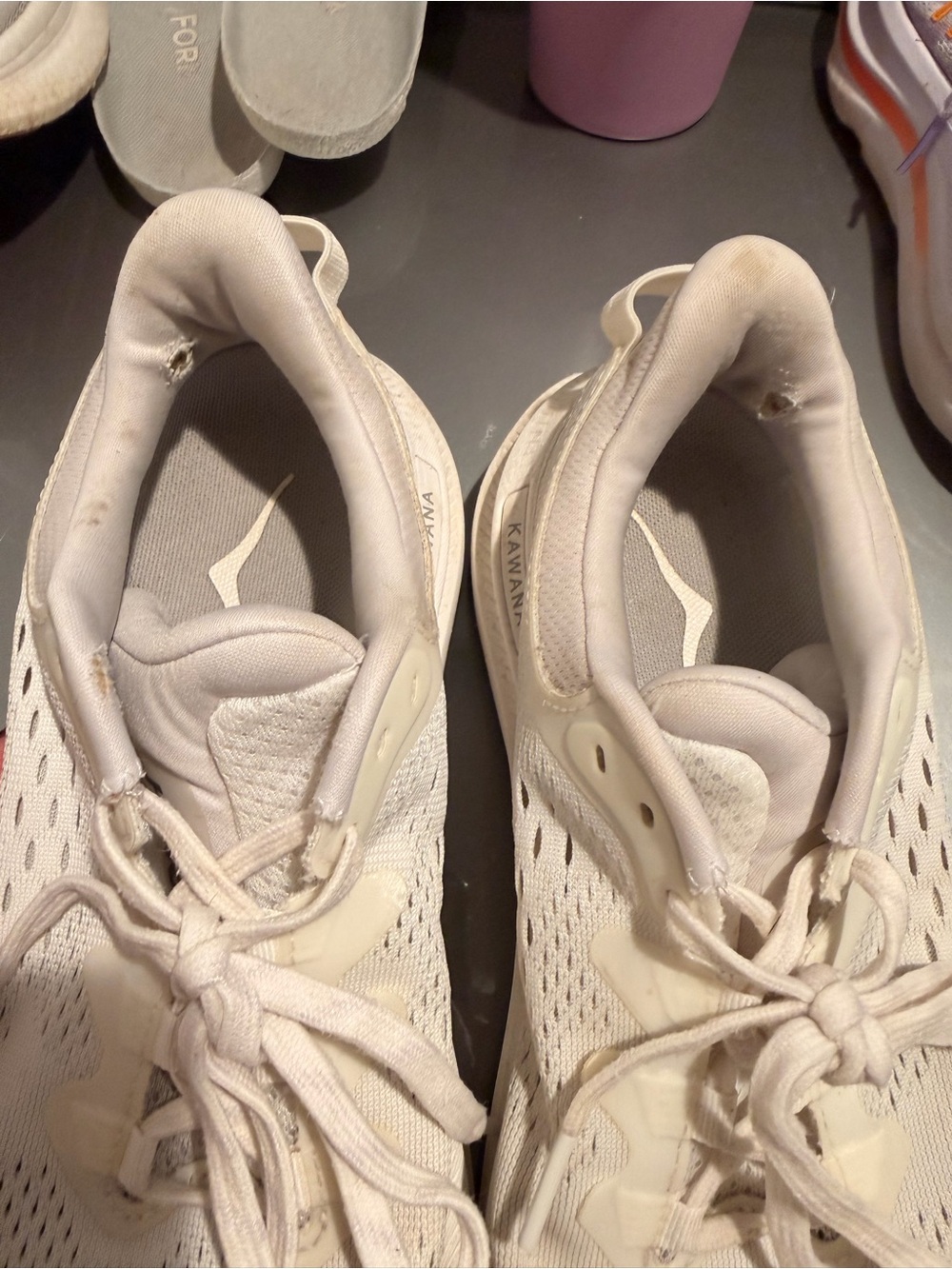 Hoka One One Women's Cream / Off-White Athletic Shoes - Picture 7 of 8